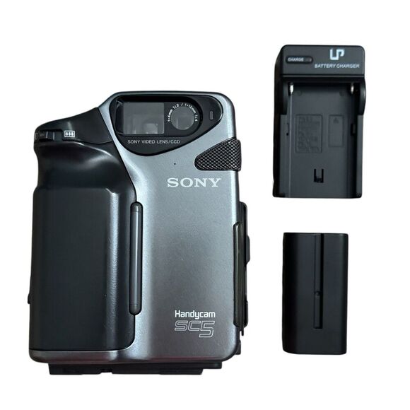 Sony CCD-SC5 Handycam 8MM Video Camcorder Made in Japan RARE (Please Read) - Picture 1 of 15